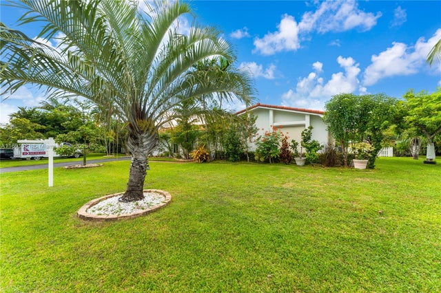 3 of 33 - 9081 Sw 140th St, Miami, FL