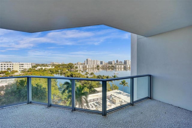 3 of 43 - 17301 Biscayne Blvd 708, North Miami Beach, FL