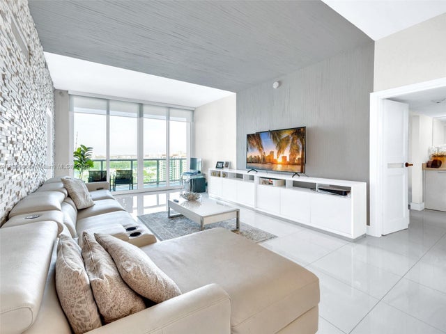3 of 30 - 100 Bayview Dr Ph01, Sunny Isles Beach, FL