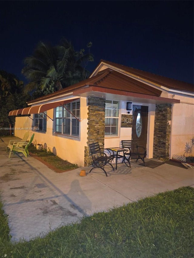 2 of 26 - 102 W 27th St, Hialeah, FL