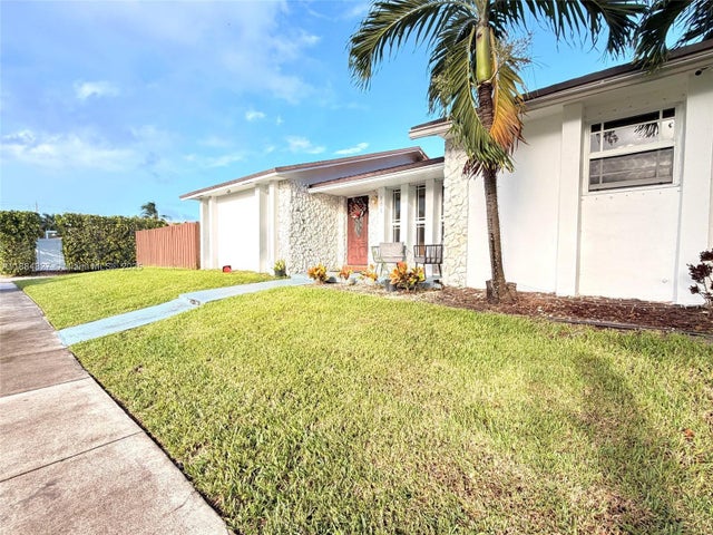 3 of 9 - 401 Se 5th St, Dania Beach, FL