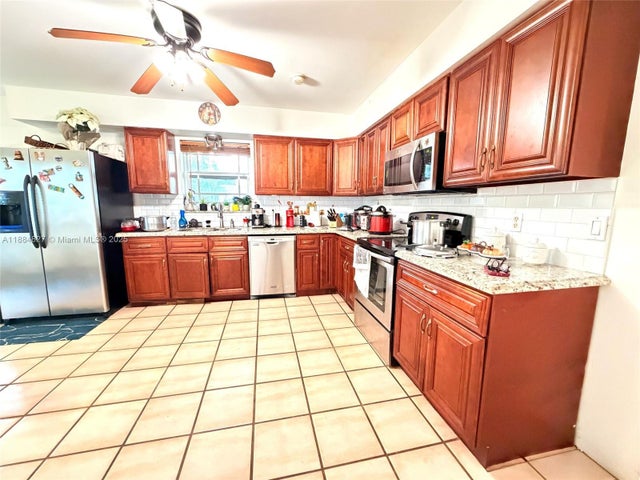 5 of 9 - 401 Se 5th St, Dania Beach, FL