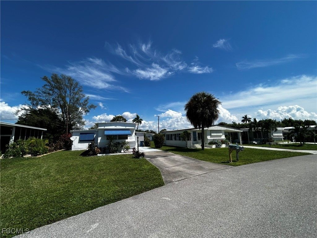 26186 Princess Ln, Bonita Springs