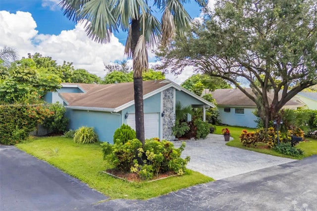 4 of 43 - 990 Nw 89th Ave, Plantation, FL