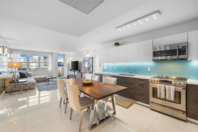 2 of 38 - 100 Lincoln Rd 1523/1525, Miami Beach, FL