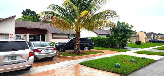 4 of 40 - 7707 Sw 8th St, North Lauderdale, FL