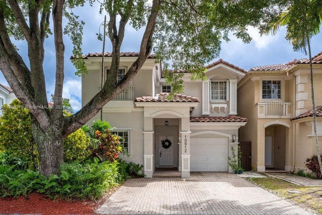 1 of 61 - 10912 Nw 69th St, Doral, FL