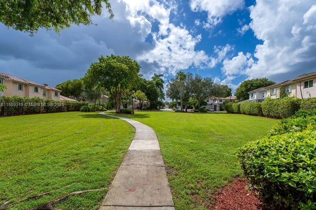 4 of 61 - 10912 Nw 69th St, Doral, FL