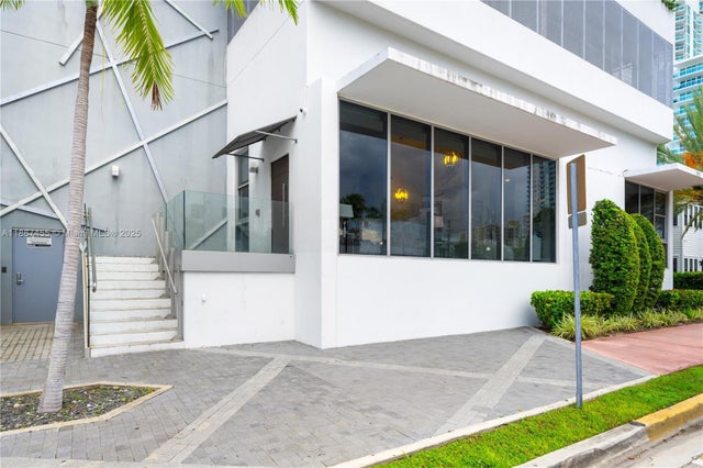 1 of 19 - 801 S Pointe Drive Th102, Miami Beach, FL