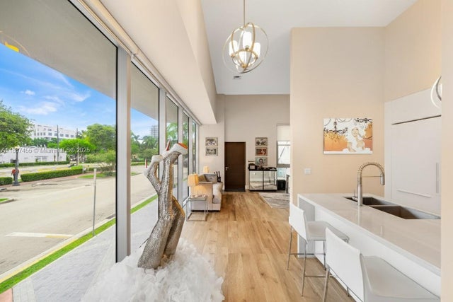 3 of 19 - 801 S Pointe Drive Th102, Miami Beach, FL