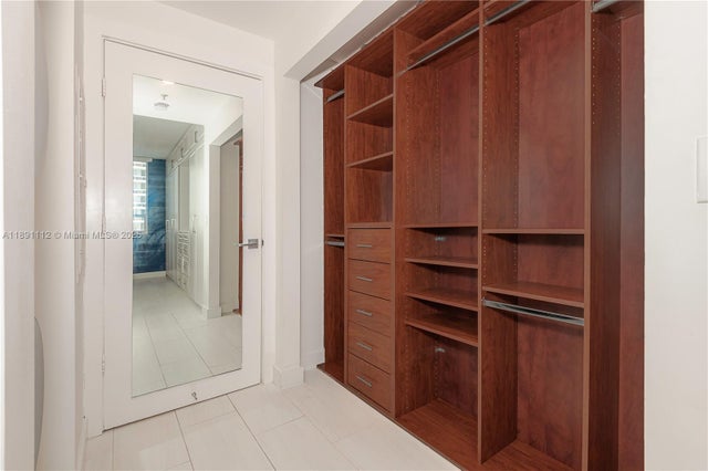 3 of 14 - 801 Brickell Key Blvd 908, Miami, FL