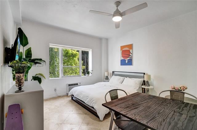 1 of 15 - 255 W 24th St 204, Miami Beach, FL