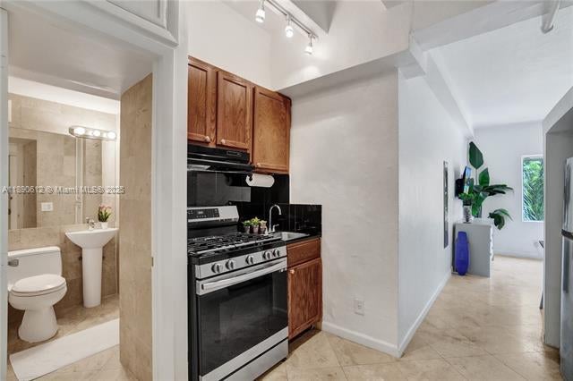 3 of 15 - 255 W 24th St 204, Miami Beach, FL