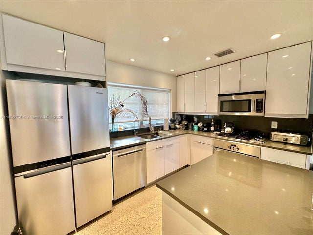 4 of 16 - 1825 Keystone Blvd, North Miami, FL