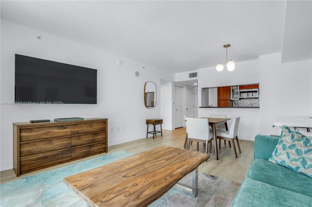 5 of 58 - 610 W Las Olas Blvd 820n, Fort Lauderdale, FL