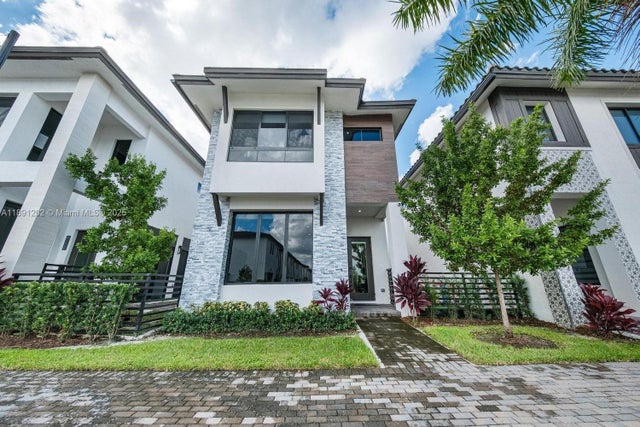 1 of 33 - 8120 Nw 43rd St, Doral, FL