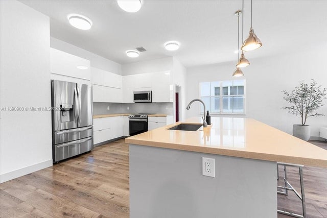 5 of 31 - 830 Lavender Cir, Weston, FL