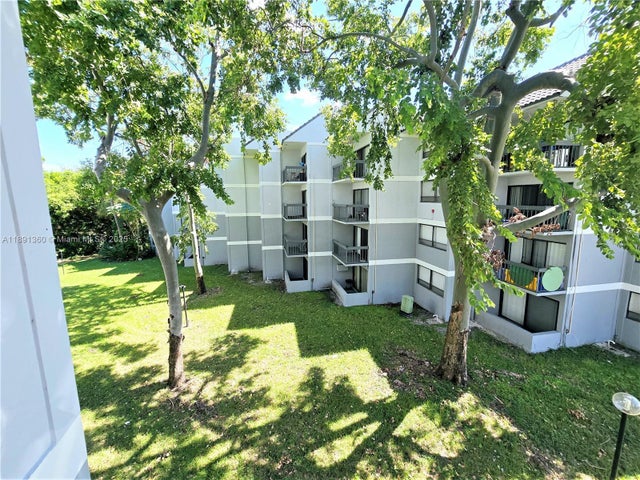 4 of 25 - 1850 N Congress Ave 311, West Palm Beach, FL