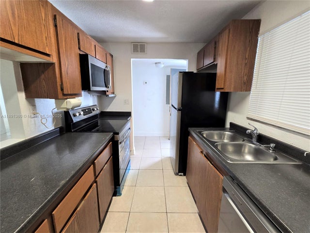 5 of 25 - 1850 N Congress Ave 311, West Palm Beach, FL