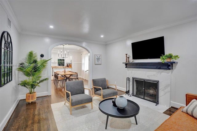1 of 7 - 1640 Jefferson St, Hollywood, FL