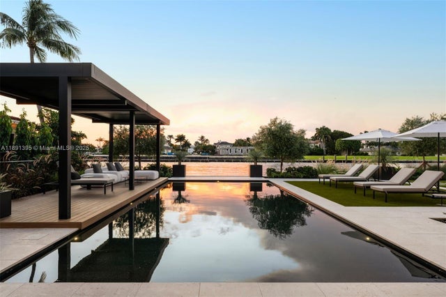 2 of 48 - 2401 Spanish River Rd, Boca Raton, FL