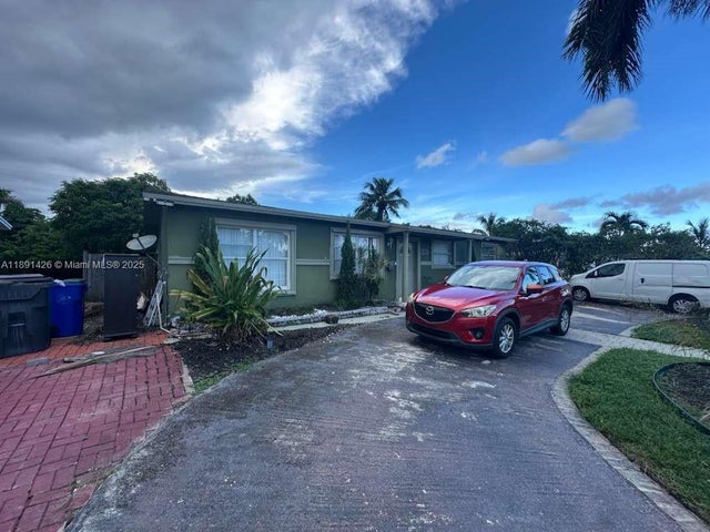 3 of 56 - 4411 Nw 34th St, Lauderdale Lakes, FL