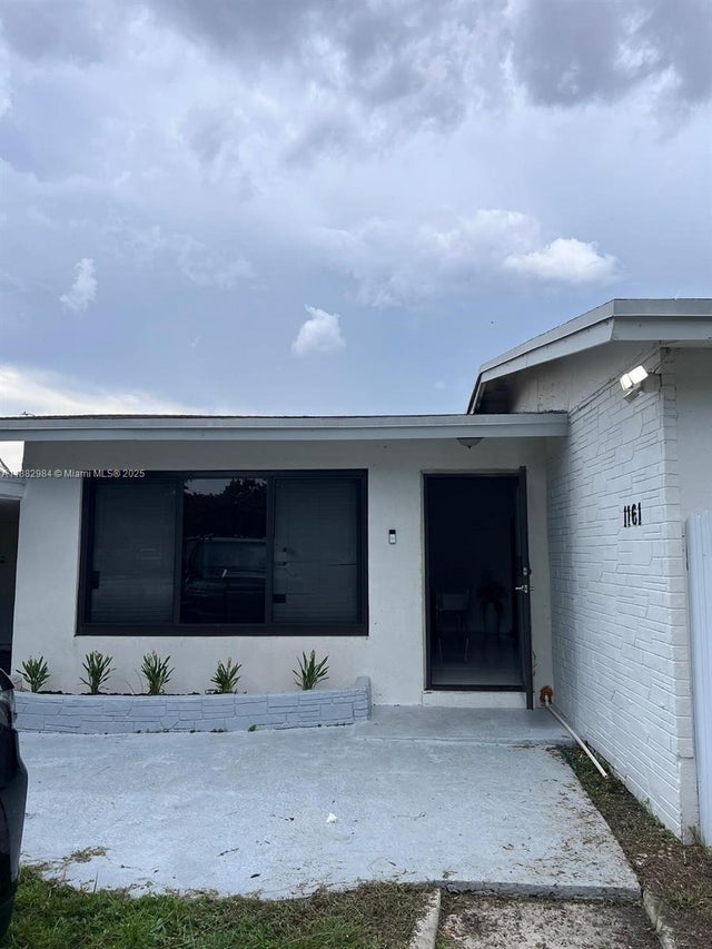 3 of 21 - 1161 Nw 15th St, Fort Lauderdale, FL