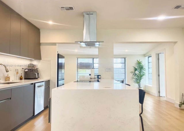 4 of 37 - 1760 Ne 13th St, Fort Lauderdale, FL