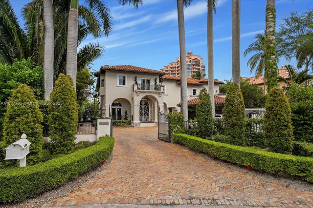 2 of 29 - 285 Carabela Ct, Coral Gables, FL