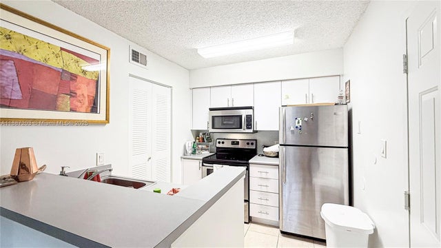 4 of 18 - 540 S Park Rd 14-9, Hollywood, FL
