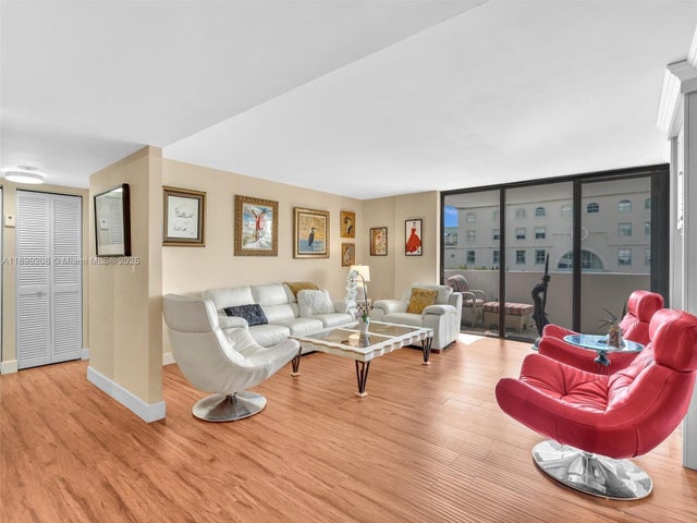 5 of 46 - 600 Biltmore Way 406, Coral Gables, FL