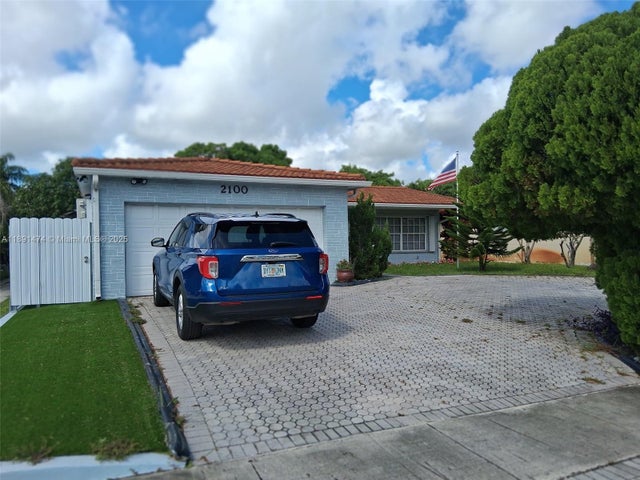 2 of 25 - 2100 N 54th Ave, Hollywood, FL