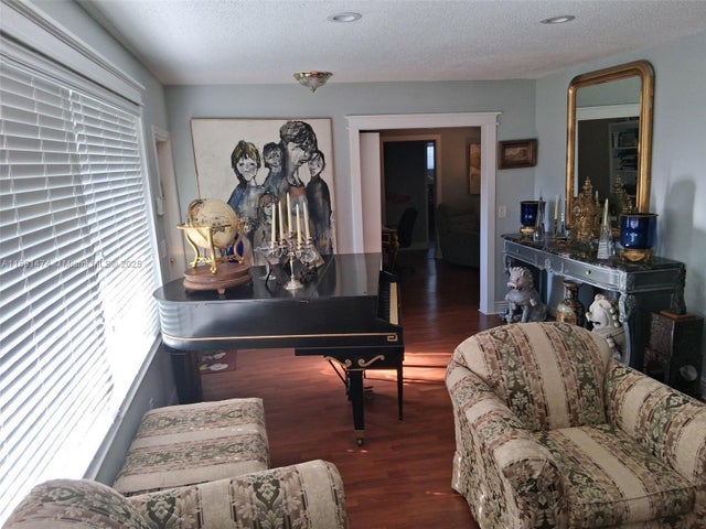 3 of 25 - 2100 N 54th Ave, Hollywood, FL