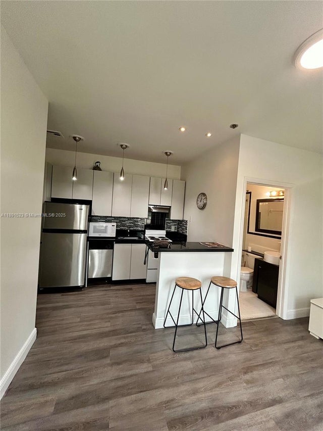 1 of 9 - 1244 Pennsylvania Ave 305, Miami Beach, FL