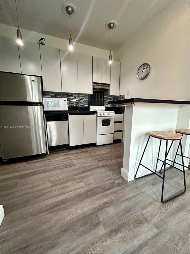 2 of 9 - 1244 Pennsylvania Ave 305, Miami Beach, FL