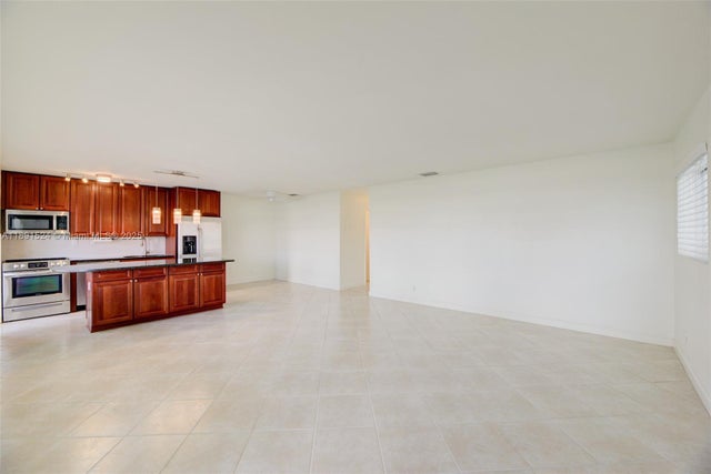3 of 42 - 2881 Ne 32nd St 221, Fort Lauderdale, FL