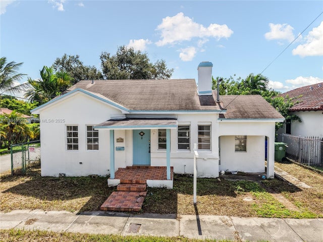 1 of 23 - 2100 Sw 25th St, Miami, FL