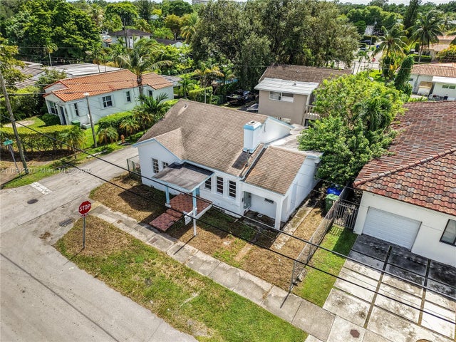 3 of 23 - 2100 Sw 25th St, Miami, FL