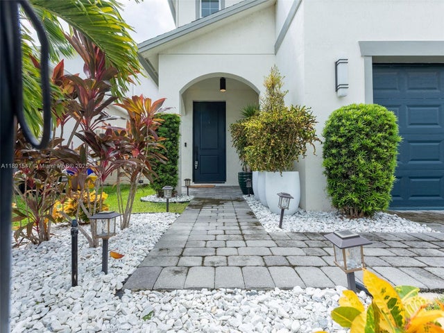 3 of 40 - 1837 Lake Cove Dr, Lake Worth, FL