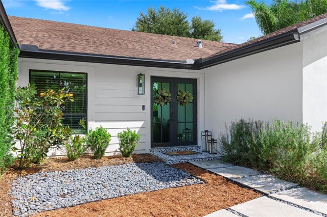 3 of 30 - 140 Torchwood Ave, Plantation, FL