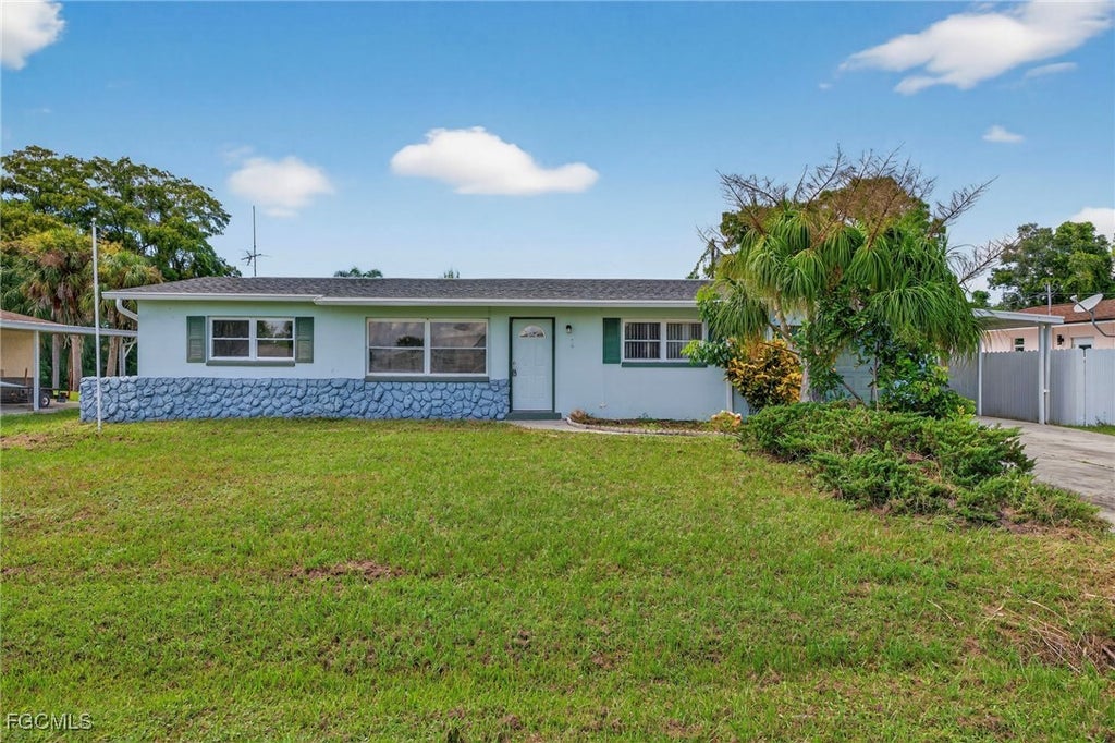 2613 Cartegena Ave, Fort Myers