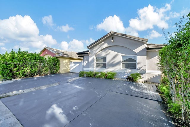 3 of 61 - 3135 W 72nd Ter, Hialeah, FL