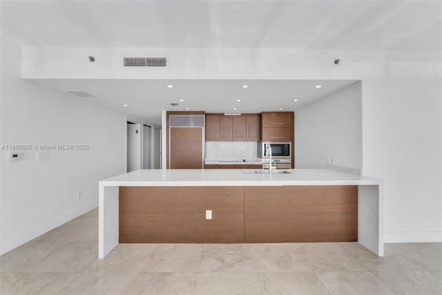 3 of 16 - 465 Brickell Ave 4201, Miami, FL
