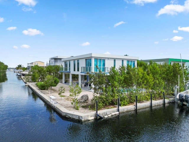 1 of 33 - 474 Bahia Honda Rd, Key Largo, FL