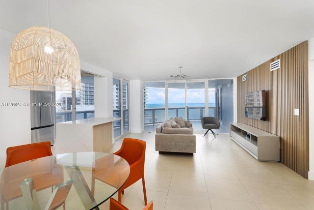 3 of 10 - 6301 Collins Ave 1608, Miami Beach, FL