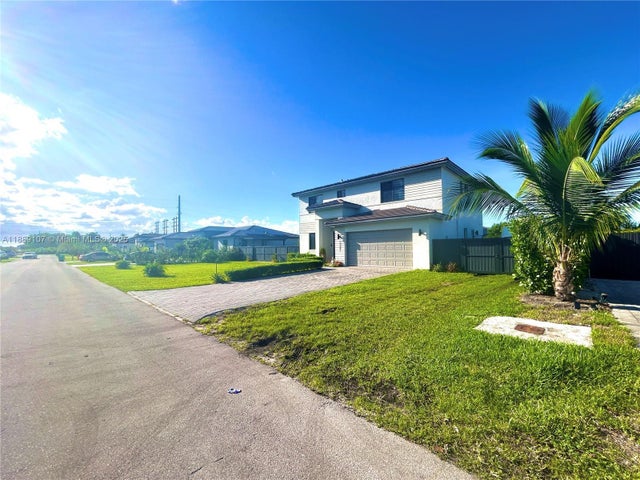 4 of 84 - 13281 Sw 227th St, Miami, FL