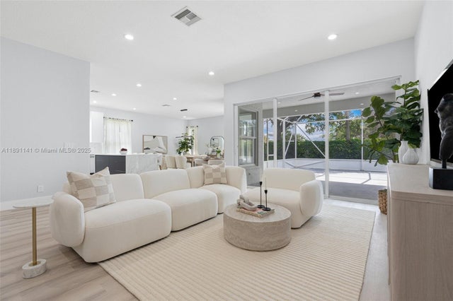 5 of 31 - 4629 Mariners Cove Dr, Wellington, FL