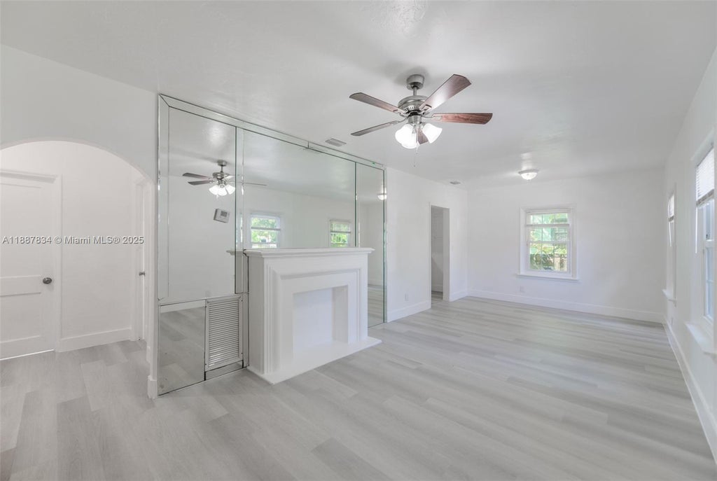 1250 Nw 43rd St, Miami