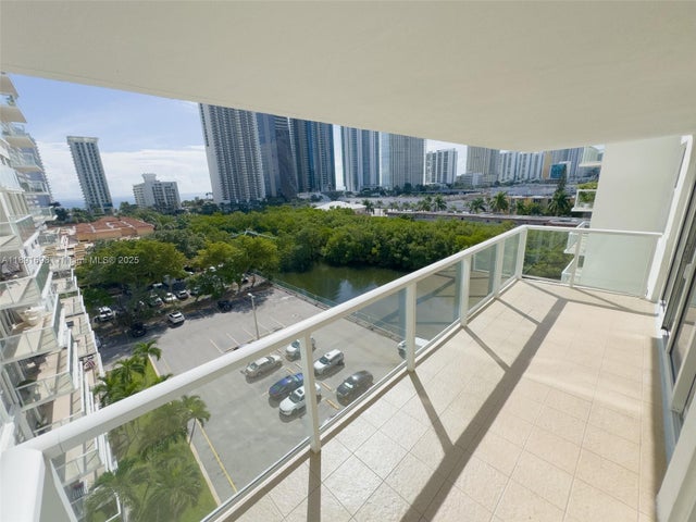 4 of 23 - 230 174th St 920, Sunny Isles Beach, FL