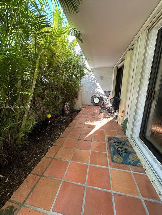 2 of 18 - 1650 Ne 115th St 102, Miami, FL
